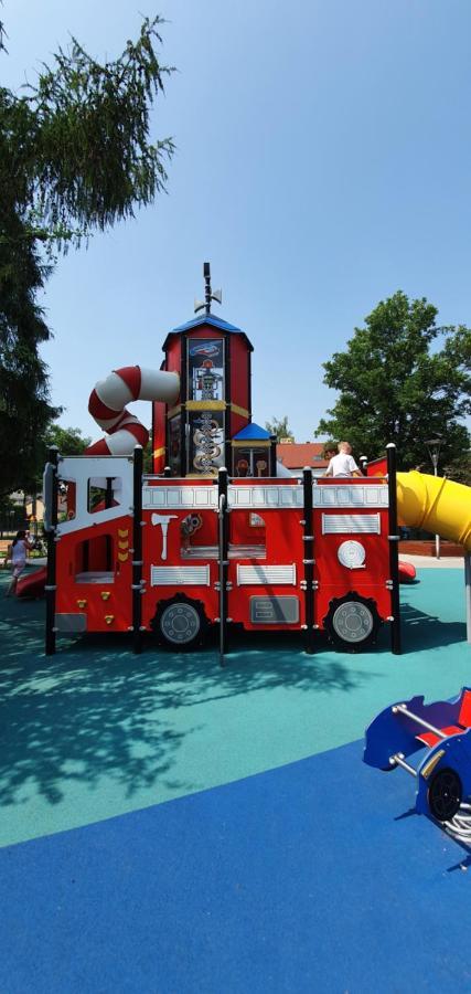 Juna2 - Nowoczesny Apartament W Centrum Z Widokiem Na Park Pruszków Esterno foto