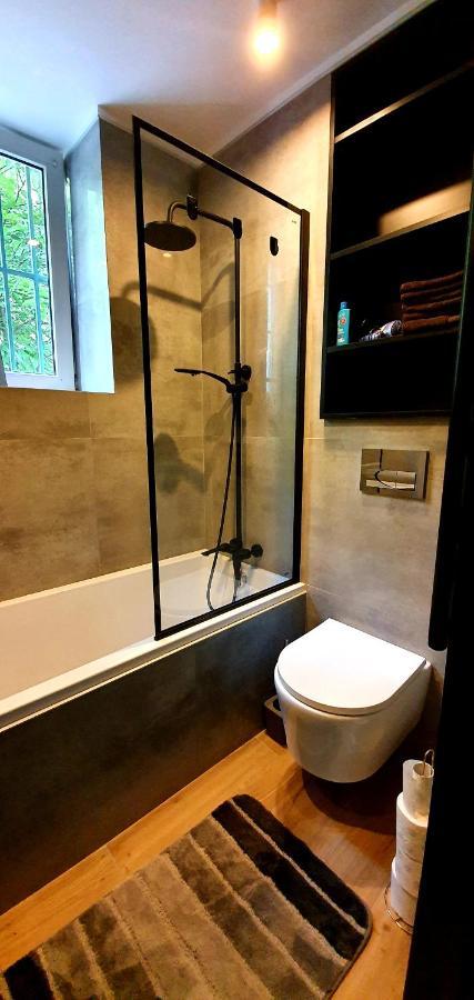 Juna2 - Nowoczesny Apartament W Centrum Z Widokiem Na Park Pruszków Esterno foto