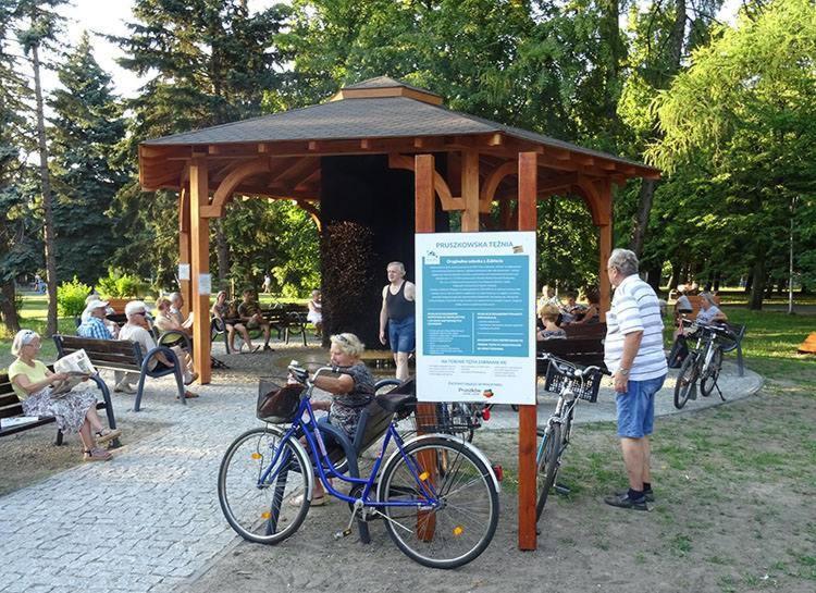 Juna2 - Nowoczesny Apartament W Centrum Z Widokiem Na Park Pruszków Esterno foto