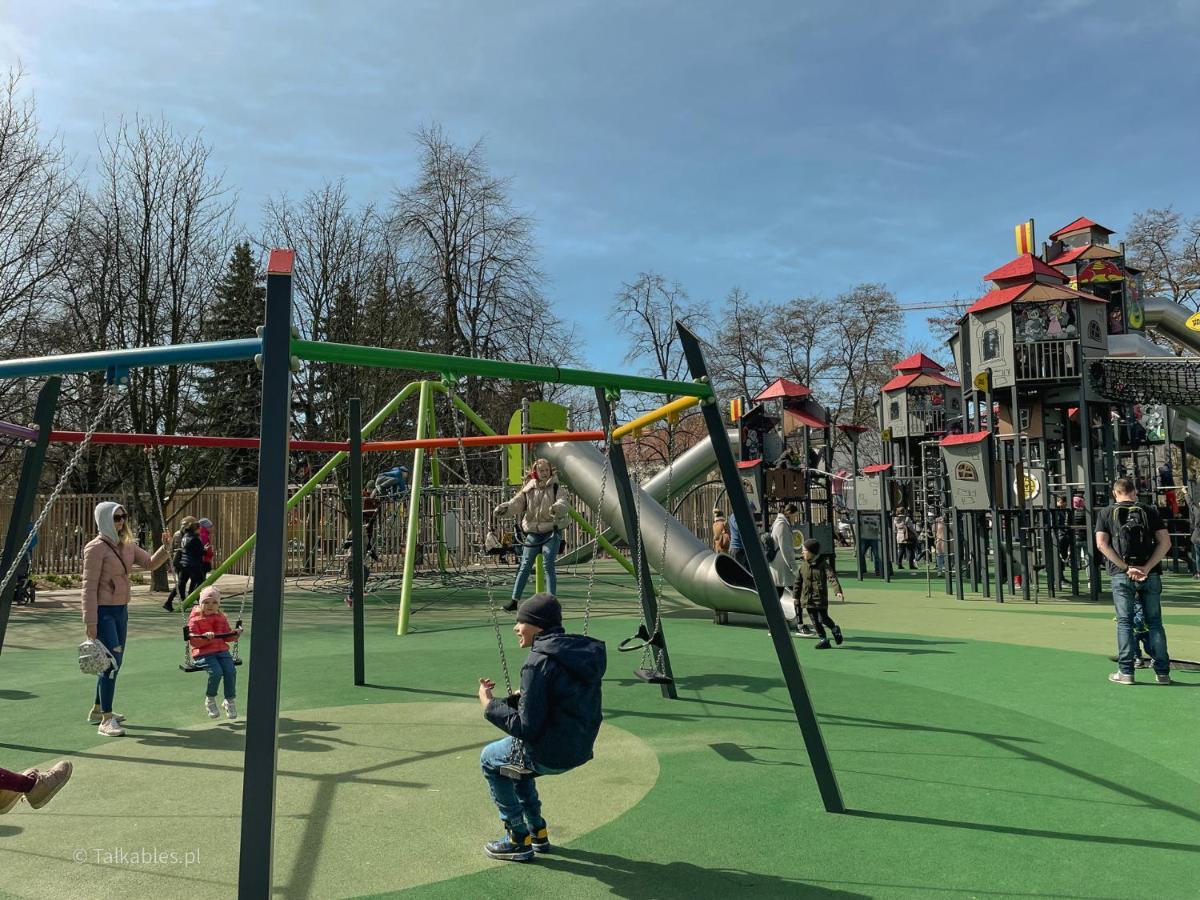 Juna2 - Nowoczesny Apartament W Centrum Z Widokiem Na Park Pruszków Esterno foto