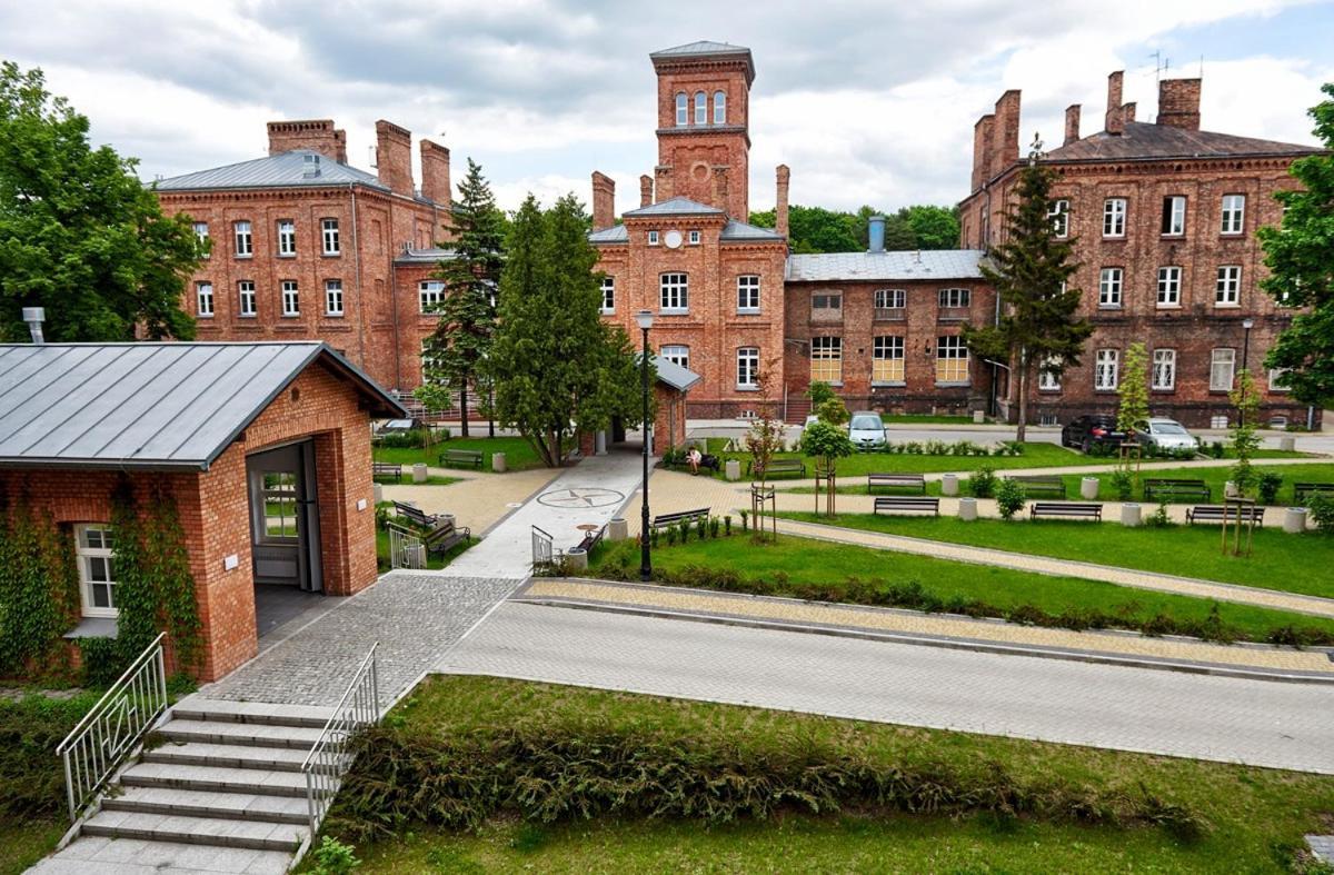Juna2 - Nowoczesny Apartament W Centrum Z Widokiem Na Park Pruszków Esterno foto