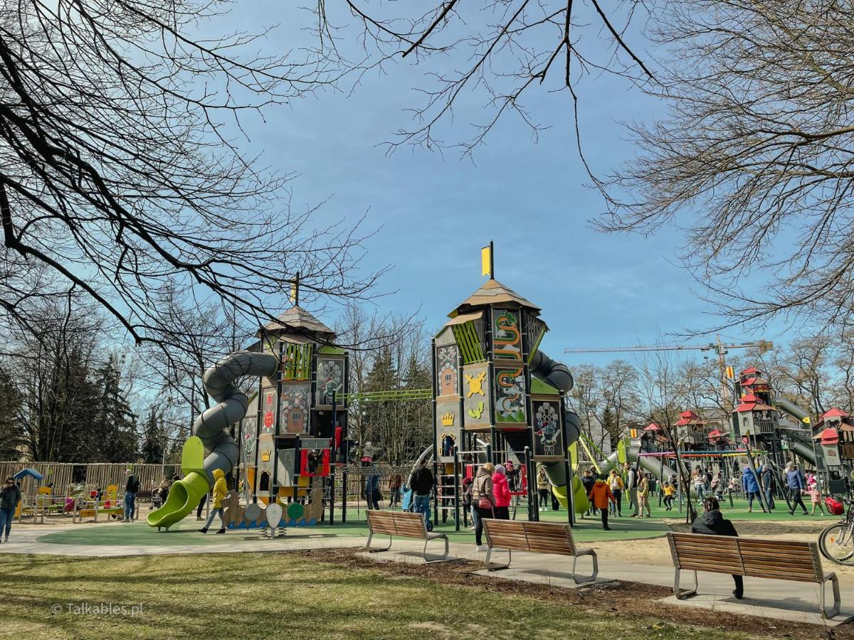 Juna2 - Nowoczesny Apartament W Centrum Z Widokiem Na Park Pruszków Esterno foto