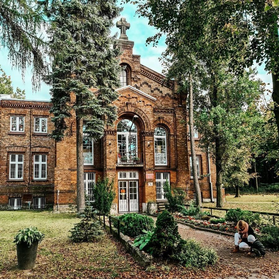 Juna2 - Nowoczesny Apartament W Centrum Z Widokiem Na Park Pruszków Esterno foto